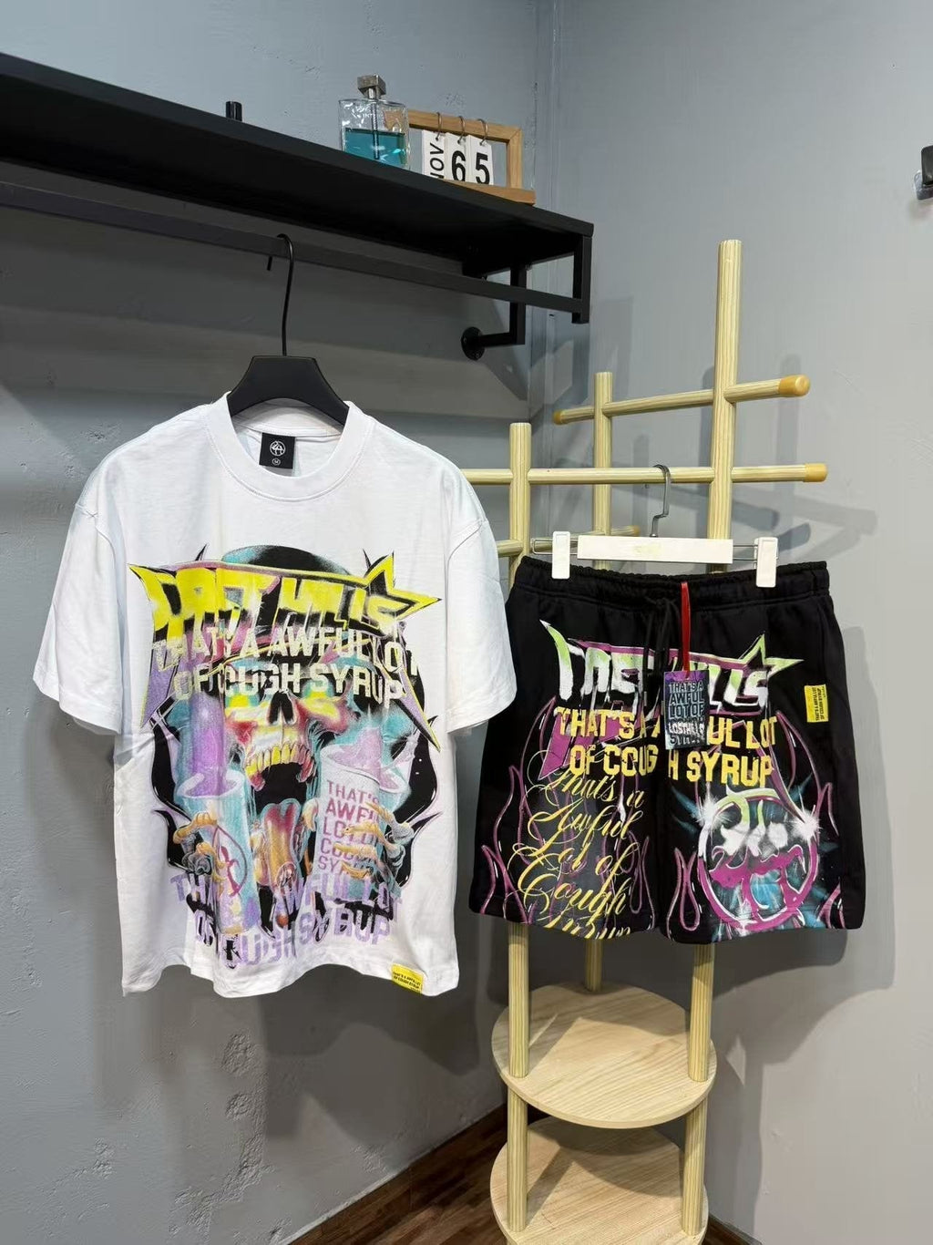 THAT'S A AWFUL LOT OF COUGH SYRUP Colorful Bottle Graphic Short-Sleeve Set