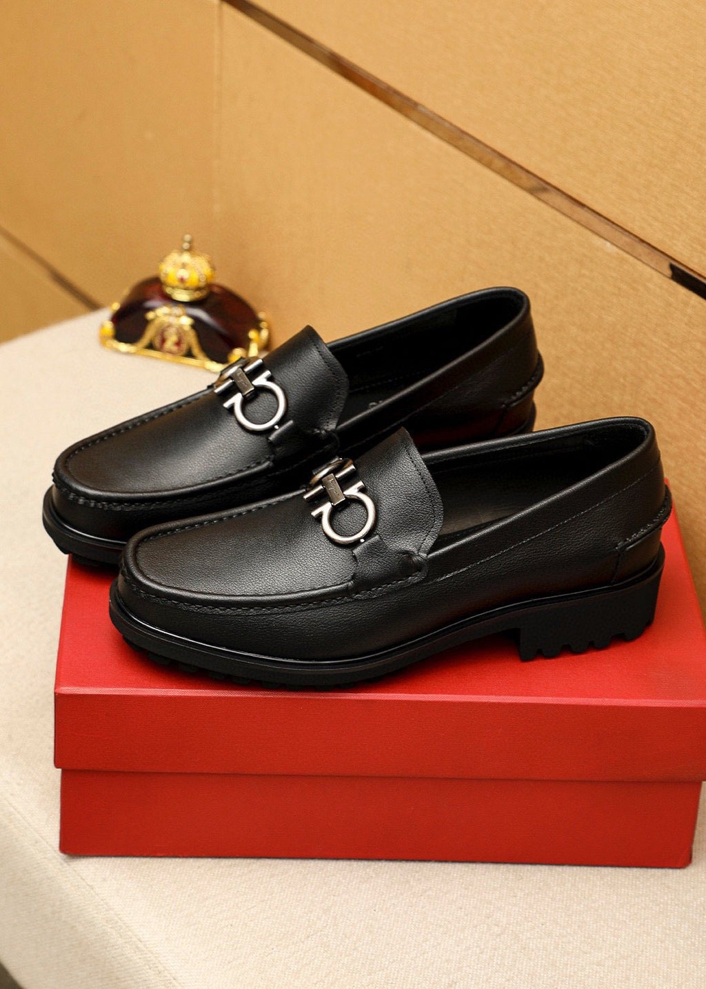 Ferragamo Black Hardware Loafers