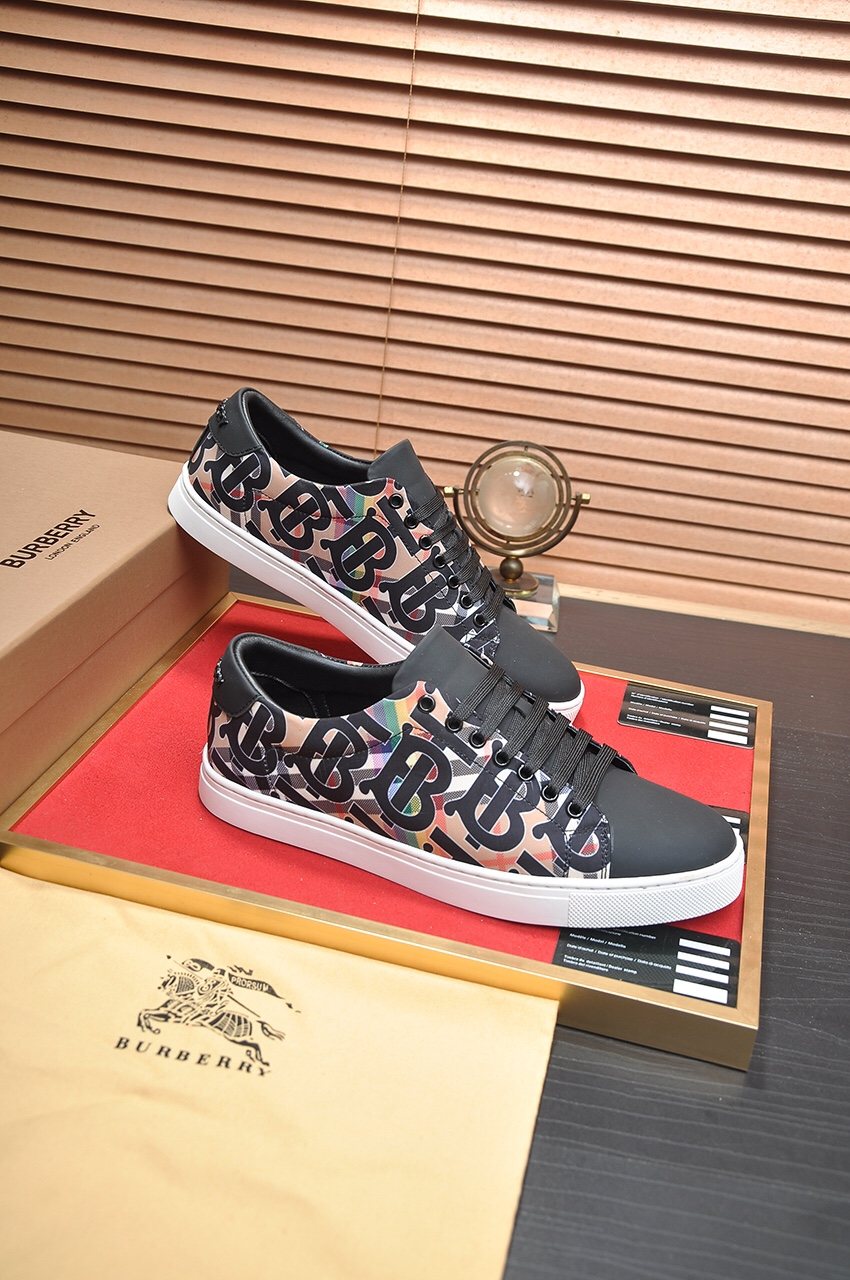 Burberry Patterned Low-Top Sneakers