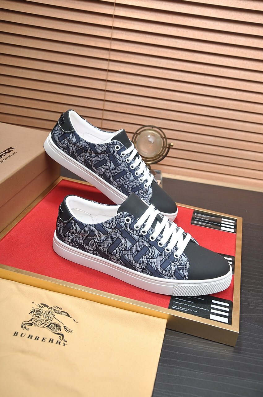 Burberry Patterned Low-Top Sneakers