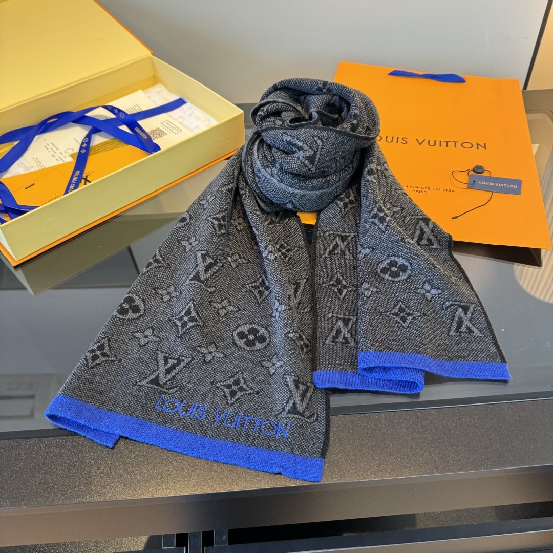 Louis Vuitton Gray Knit Scarf with Contrast Trim